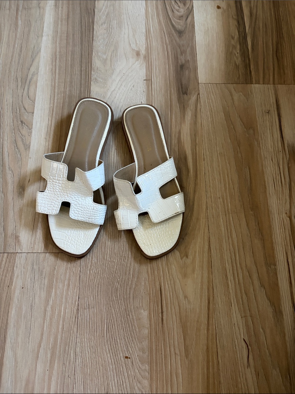 White Croc-Texture Slide Sandals - Women's Casual Slip-On